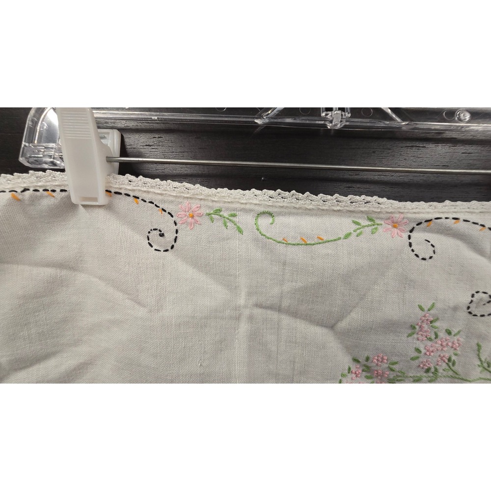 Vintage Hand Embroidered Table Runner White Linen Pink Floral Lace Trim 34x11 - Picture 3 of 4